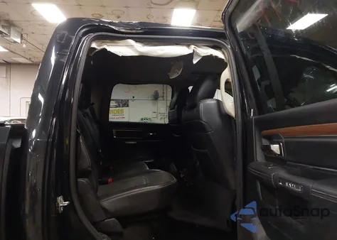 2016 Ram 1500 Laramie z USA, uszkodzony, nr VIN 1C6RR7NT3GS166768